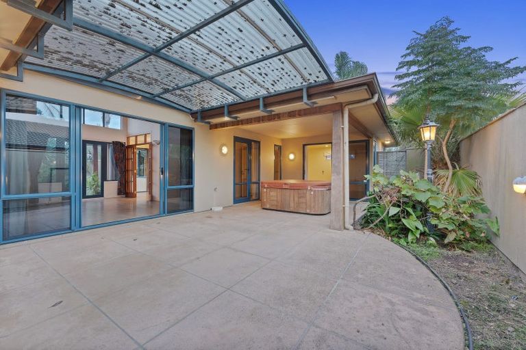 Photo of property in 1 Maghera Drive, East Tamaki, Auckland, 2016