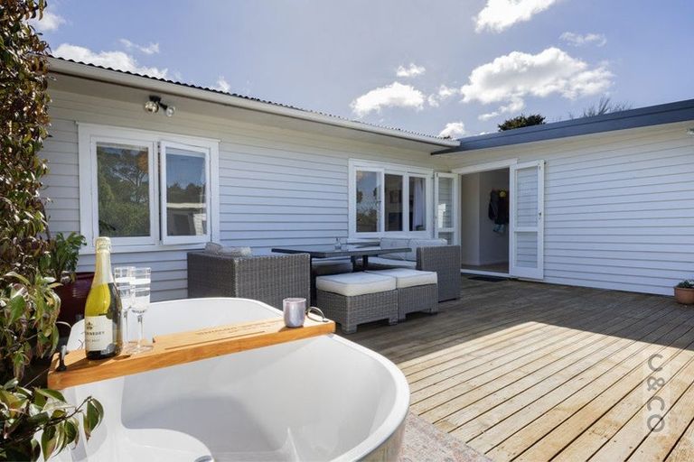 Photo of property in 50 Oraha Road, Huapai, Kumeu, 0892