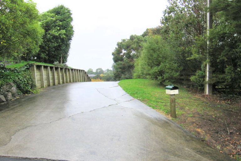 Photo of property in 11 Bernard Magnus Lane, Greenhithe, Auckland, 0632