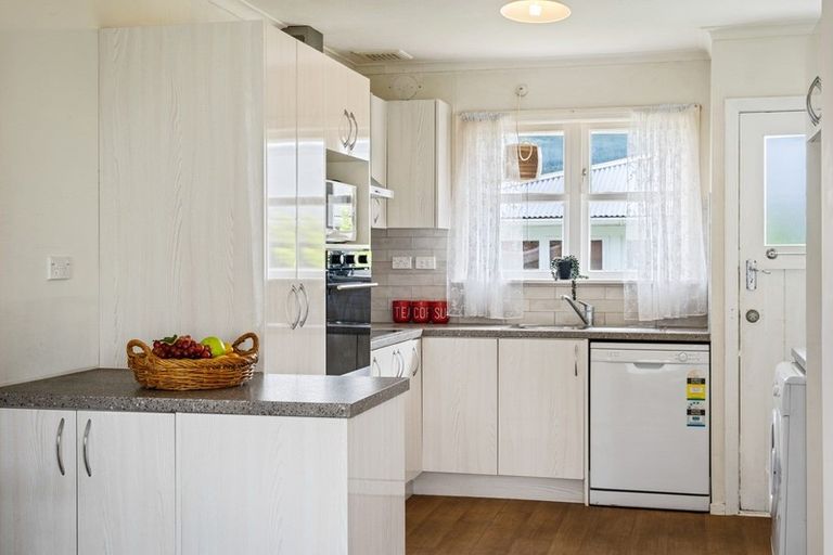 Photo of property in 7 Totara Street, Trentham, Upper Hutt, 5018