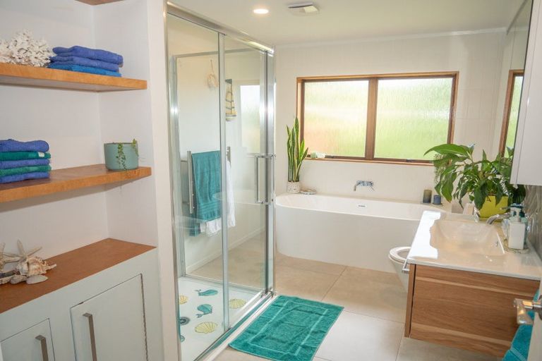 Photo of property in 69 Stratford Drive, Cable Bay, 0420