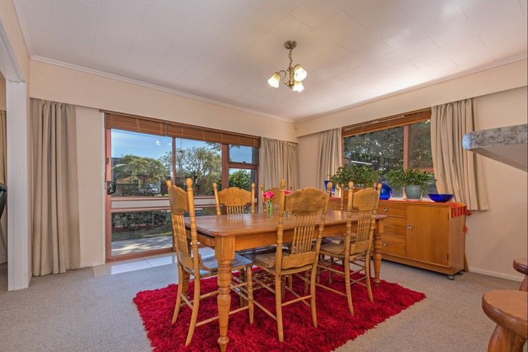 Photo of property in 16 Wallace Place, Hokowhitu, Palmerston North, 4410