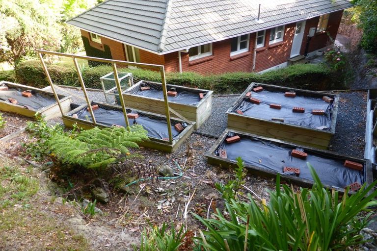 Photo of property in 231 Whites Line East, Waiwhetu, Lower Hutt, 5010