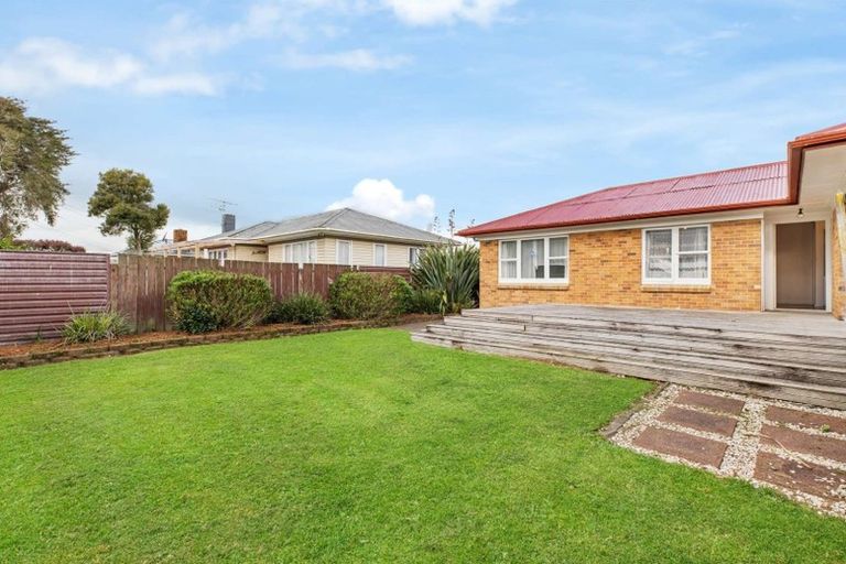 Photo of property in 8 Rollerson Street, Papakura, 2110