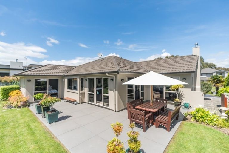 Photo of property in 87 Ruapehu Drive, Fitzherbert, Palmerston North, 4410