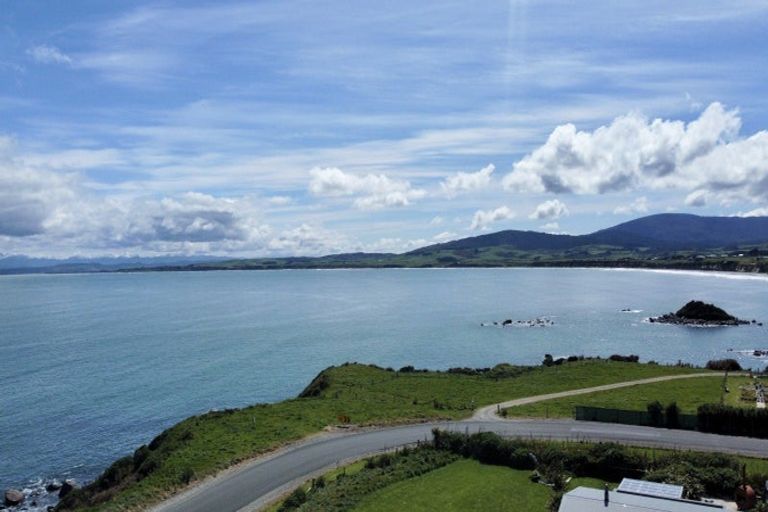 Photo of property in 5 Tamatea Street, Pahia, Riverton, 9881