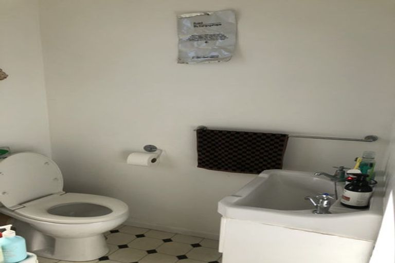 Photo of property in 136 Brougham Street, Mount Victoria, Wellington, 6011