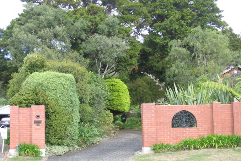 Photo of property in 30 Pempsey Street, Silverstream, Upper Hutt, 5019