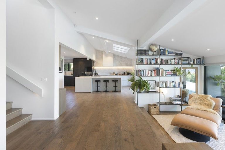 Photo of property in 293 Cannon Hill Crescent, Mount Pleasant, Christchurch, 8081