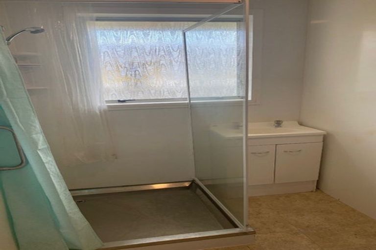 Photo of property in 2/12 Peer Street, Upper Riccarton, Christchurch, 8041