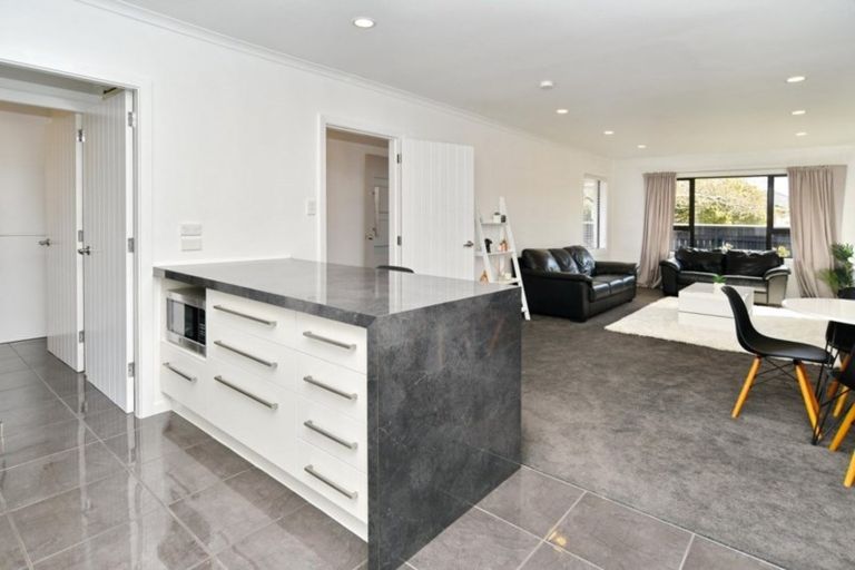 Photo of property in 58 Bentley Street, Russley, Christchurch, 8042