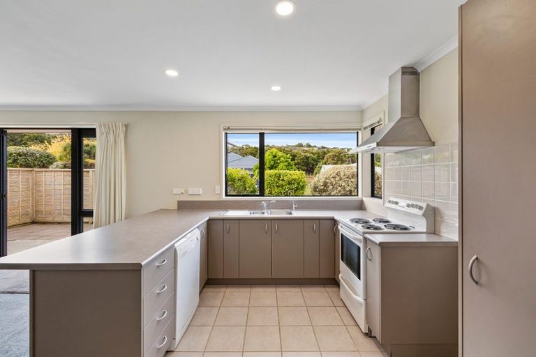 Photo of property in 6 Robinia Place, Snells Beach, 0920