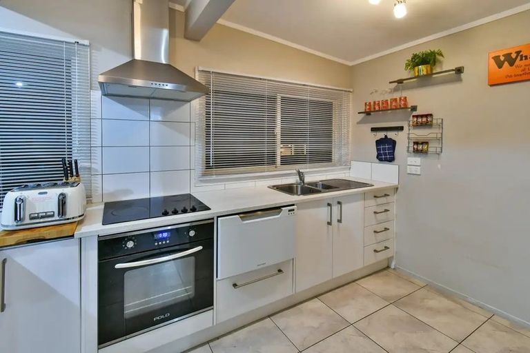 Photo of property in 1/9 Hazards Road, Weymouth, Auckland, 2103