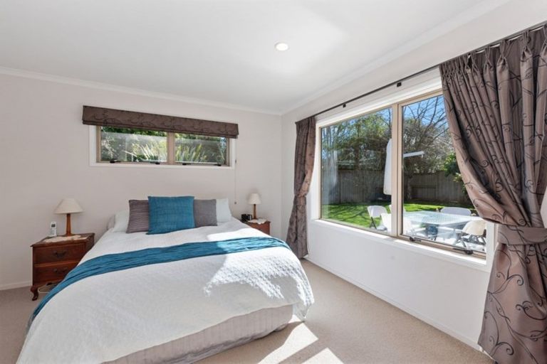 Photo of property in 27 Whitney Place, Rototuna North, Hamilton, 3210