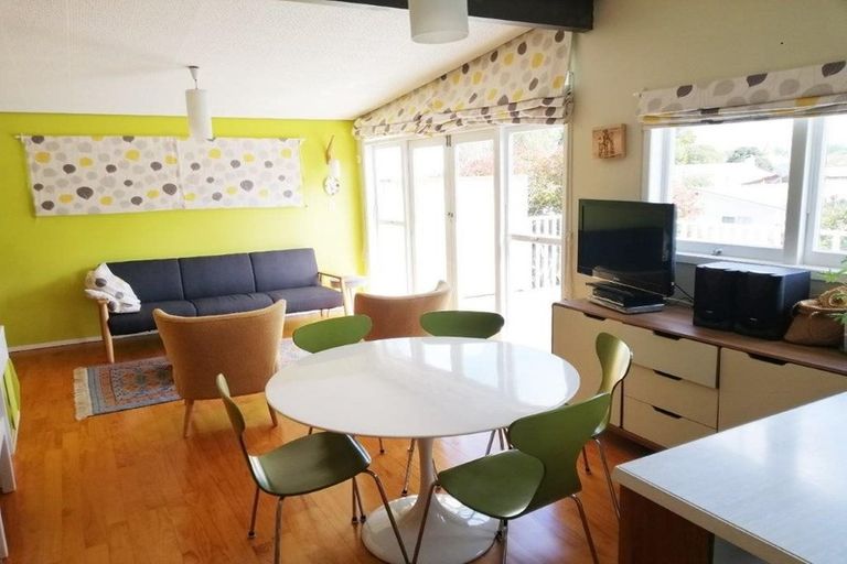 Photo of property in 10 Paramu Avenue, Birkdale, Auckland, 0626