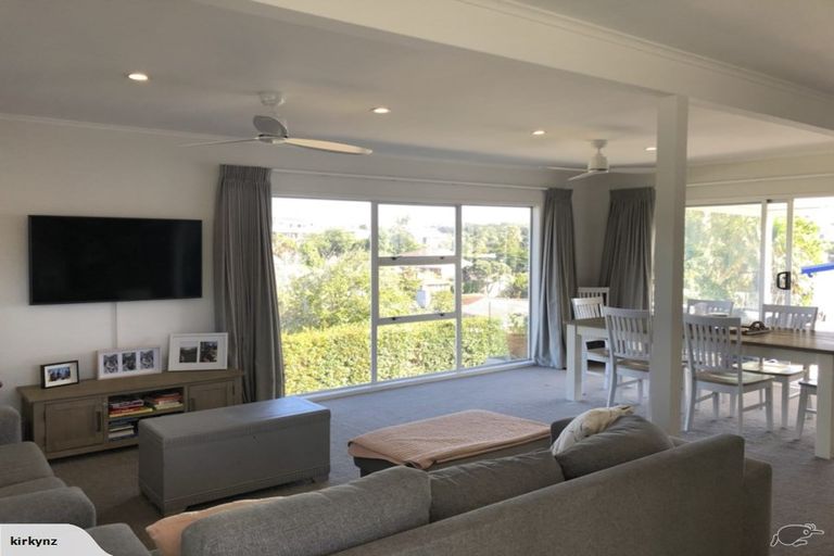 Photo of property in 2/11 Ripon Crescent, Meadowbank, Auckland, 1072