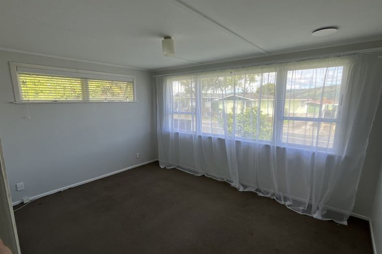 Photo of property in 40 Hillside Drive, Maoribank, Upper Hutt, 5018
