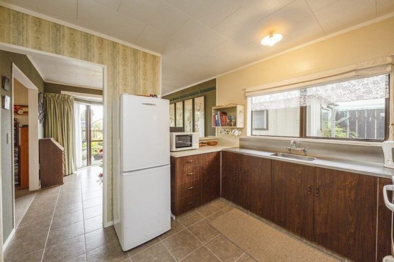 Photo of property in 14 Willowstream Grove, Cloverlea, Palmerston North, 4412