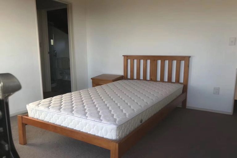 Photo of property in 3/431 East Coast Road, Mairangi Bay, Auckland, 0630