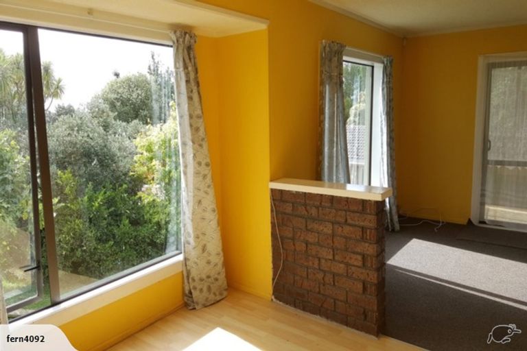 Photo of property in 337 Roscommon Road, Clendon Park, Auckland, 2103