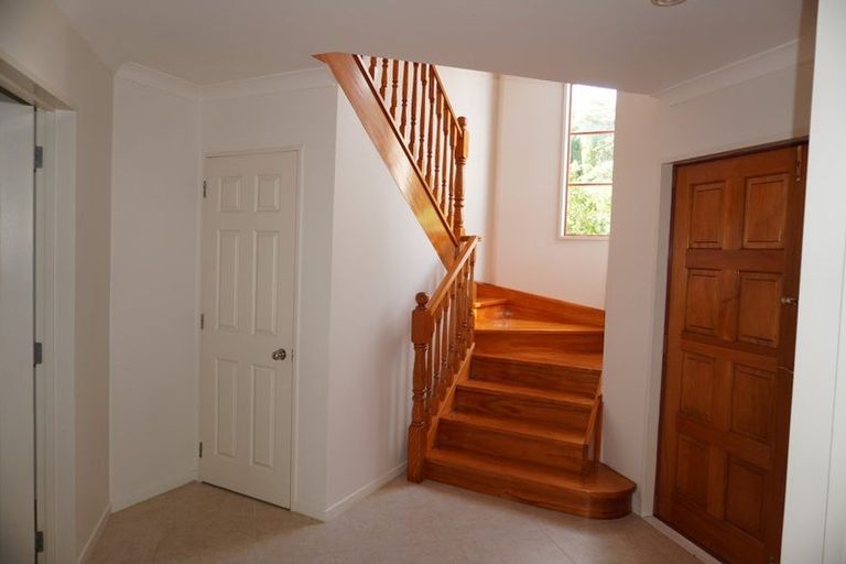 Photo of property in 2/72 Heathcote Road, Castor Bay, Auckland, 0620