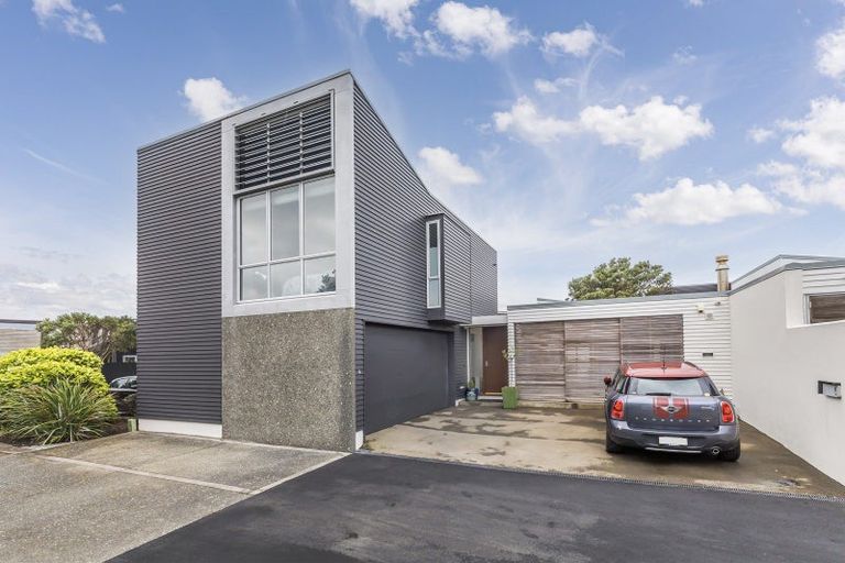 Photo of property in 14 Boardwalk Lane, Seatoun, Wellington, 6022