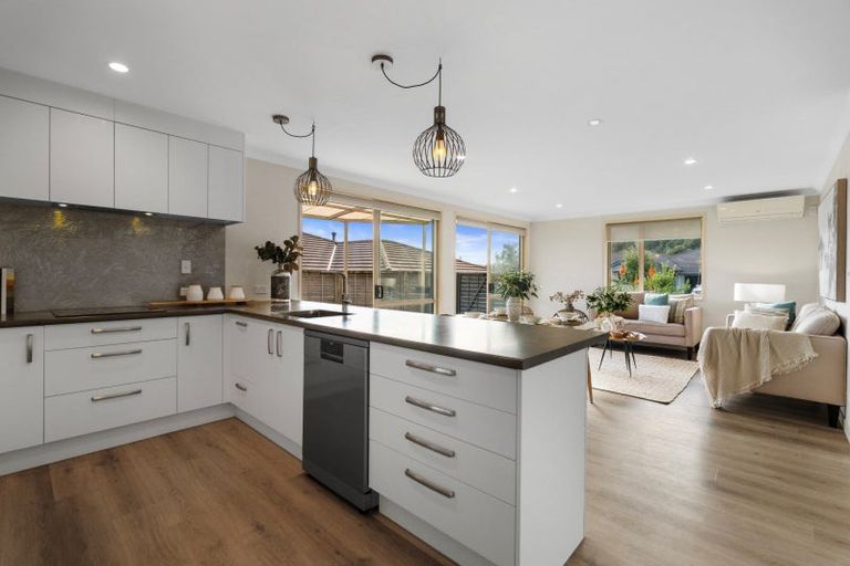 Photo of property in 8 Bathurst Crescent, Pyes Pa, Tauranga, 3112