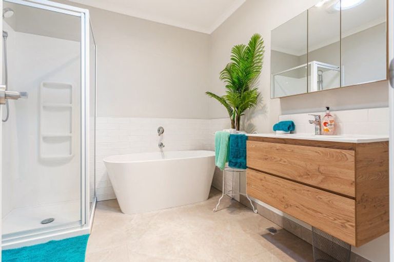 Photo of property in 15 Patrol Lane, Hobsonville, 0616