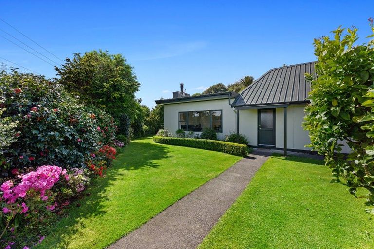 Photo of property in 43 Te Horo Hautere Cross Road, Te Horo, Otaki, 5582