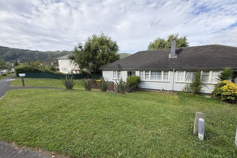 Photo of property in 92 Kowhai Street, Naenae, Lower Hutt, 5011