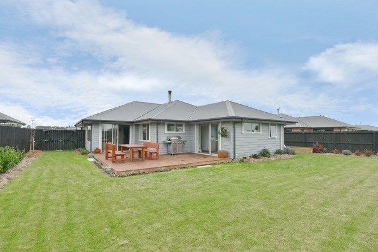 Photo of property in 11 Cassini Place, Leeston, 7632