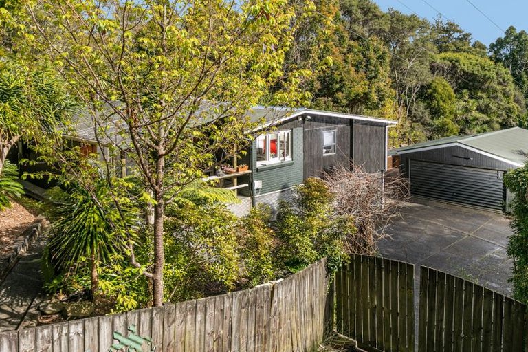 Photo of property in 1/757 West Coast Road, Oratia, Auckland, 0604