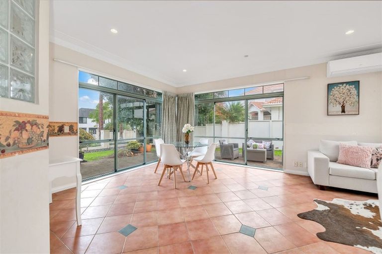 Photo of property in 23 Grammar School Road, Pakuranga, Auckland, 2010