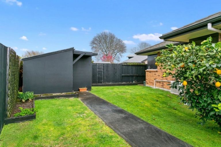 Photo of property in 12 Cooper Crescent, Cambridge, 3434