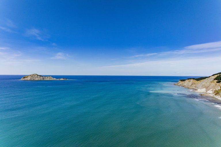 Photo of property in 70 Gillies Crescent, Waimarama, Havelock North, 4294