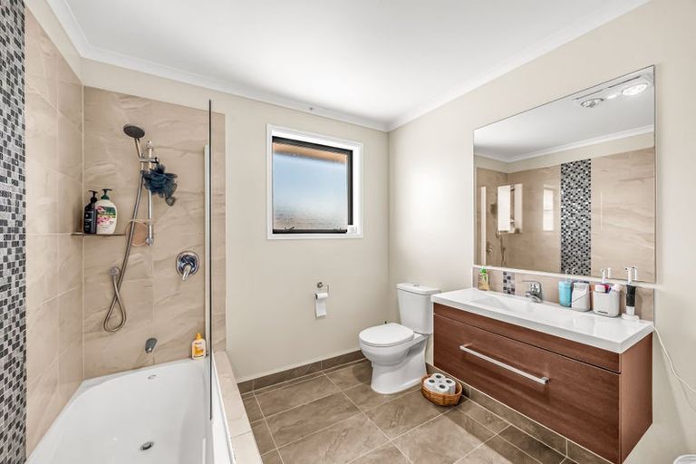 Photo of property in 29 Margaret Shields Avenue, Aotea, Porirua, 5024