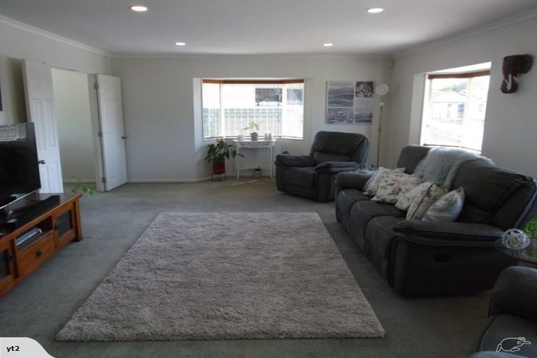 Photo of property in 40 Rushgreen Avenue, Pahurehure, Papakura, 2113