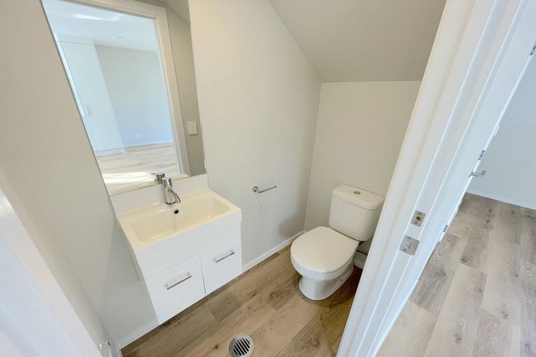 Photo of property in 10/15 Sunhill Road, Sunnyvale, Auckland, 0612