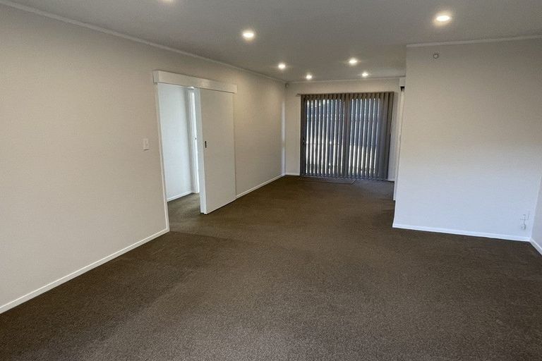 Photo of property in 2/78 Prince Regent Drive, Half Moon Bay, Auckland, 2012