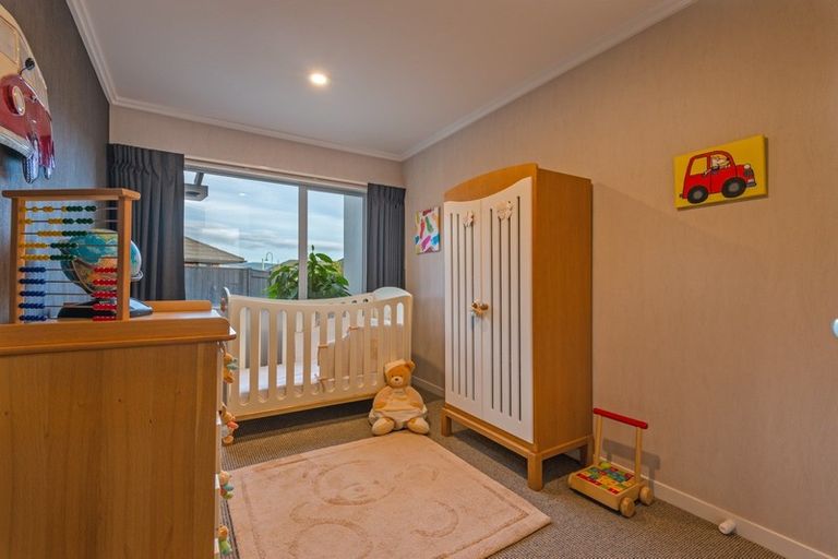 Photo of property in 22 Tennyson Avenue, Kelvin Grove, Palmerston North, 4414