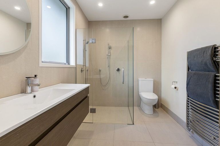 Photo of property in 2 Widgeon Place, Lake Hayes, Queenstown, 9304