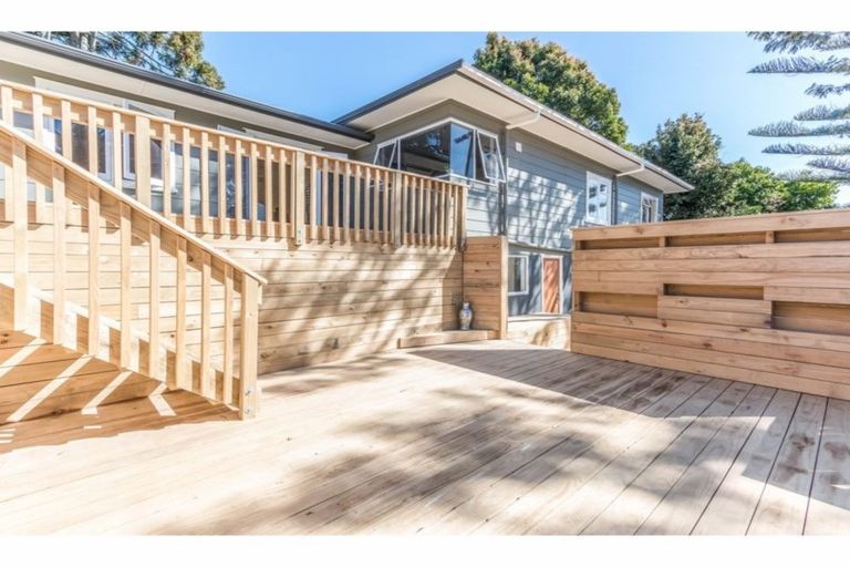 Photo of property in 104 Sunnyside Road, Sunnyvale, Auckland, 0612