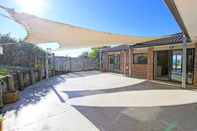 Photo of property in 45 Roberta Crescent, Orewa, 0931