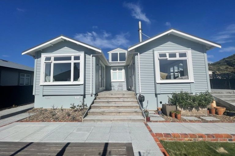 Photo of property in 5 Travancore Street, Island Bay, Wellington, 6023