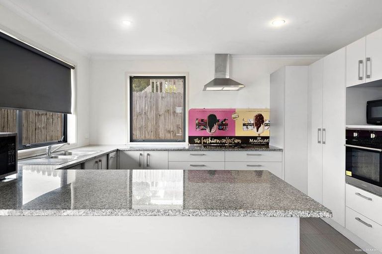 Photo of property in 19 Mcgowan Rise, Tuakau, 2121