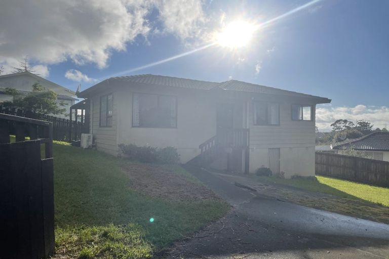 Photo of property in 10 Faram Place, Massey, Auckland, 0614