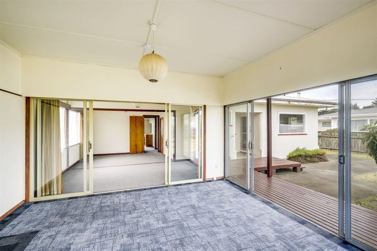Photo of property in 313 Kennedy Road, Onekawa, Napier, 4110