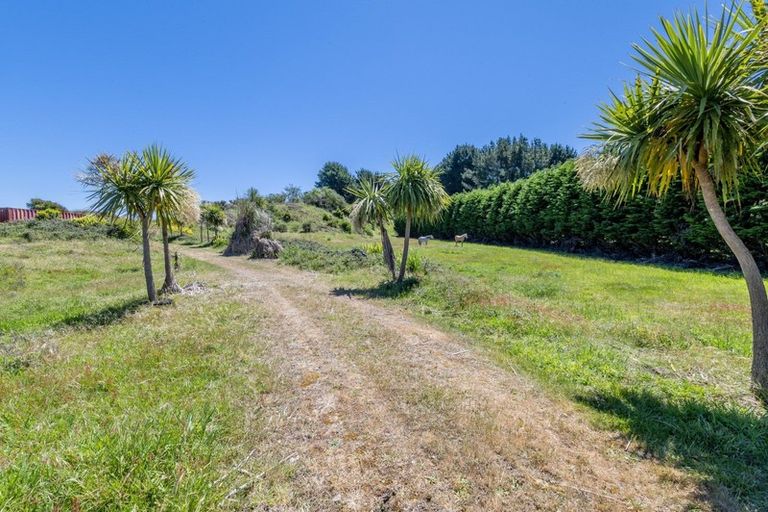Photo of property in 18 Henham Lane, Waikawa Beach, Levin, 5573