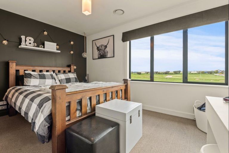 Photo of property in 6 Banksia Grove, Milson, Palmerston North, 4414