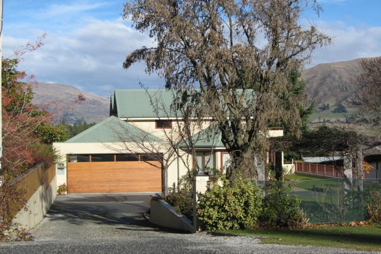 Photo of property in 21 Hedditch Street, Wanaka, 9305
